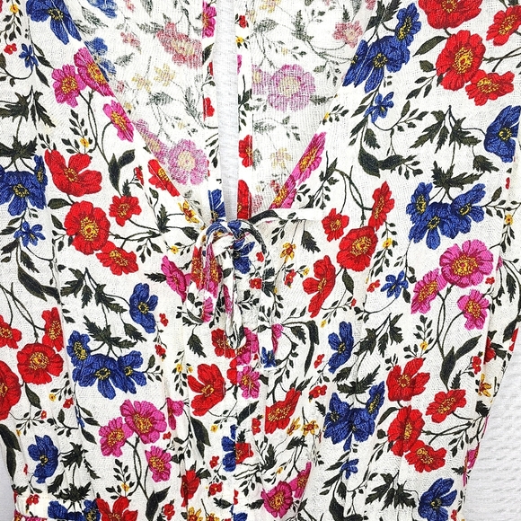 American Eagle Outfitters floral romper. Size Small. - Picture 10 of 10